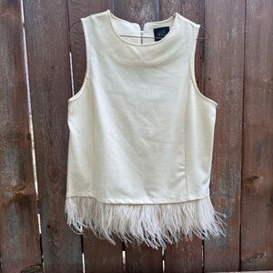 W5 Women’s Cream Sleeveless Top Feather Hem Size Medium
